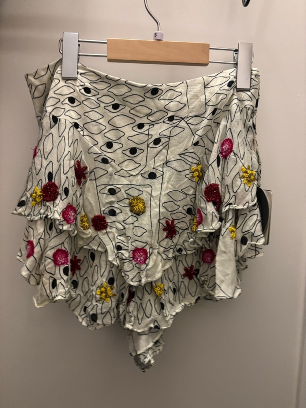 La Fuori NWT White Tiered Embroidered Floral Mini Skirt